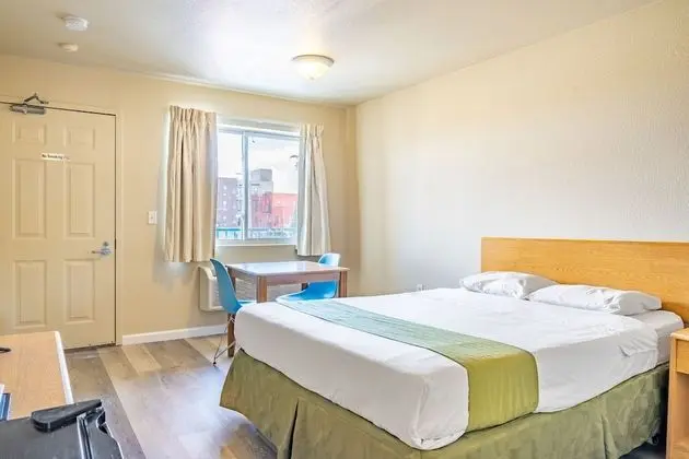 City Oda, 1 Büyük (Queen) Boy Yatak, Buzdolabı ve Mikrodalga, Şehir Manzaralı