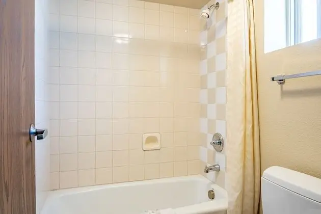 City Oda, 1 Büyük (Queen) Boy Yatak, Buzdolabı ve Mikrodalga, Şehir Manzaralı