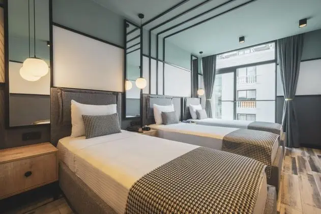 Triple, Şehir Manzaralı, Fransız Balkonlu