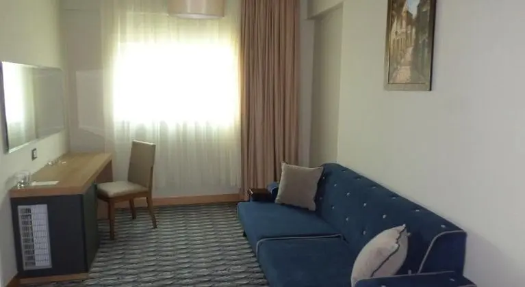 Standart Oda, Kara veya Havuz Manzaralı