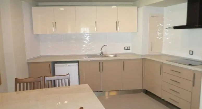 Suite, Kara veya Havuz Manzaralı