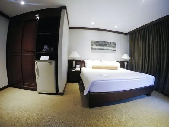 Standard Corner Room, City View
