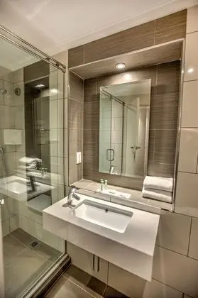 Tek Büyük Yataklı Oda, Sigara İçilebilir