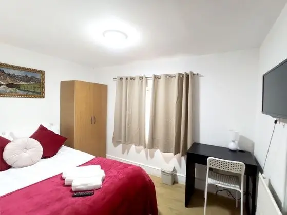 Basic Tek Büyük Yataklı Oda, Ortak Banyo