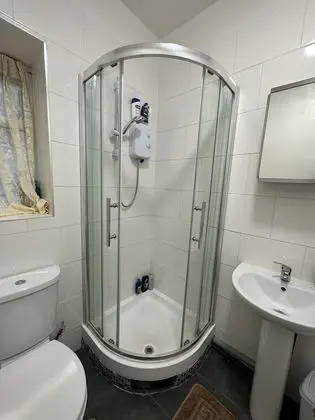 Standard Büyük Yataklı Tek Kişilik Oda, Ortak Banyo