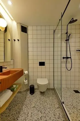 Tek Büyük Yataklı Oda, Sigara İçilmez