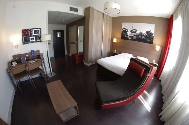 Büyük Yataklı Tek Kişilik Oda