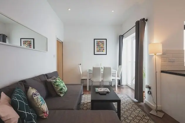 City Apart Daire, Birden Çok Yatak, Sigara İçilmez (Split Level Apartment)