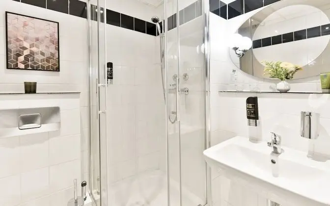 Premium Tek Büyük Yataklı Oda