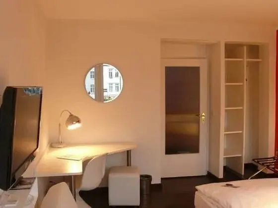 Comfort Tek Büyük Yataklı Oda