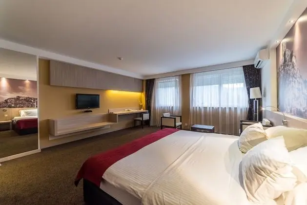 Deluxe Süit, 1 En Büyük (King) Boy Yatak, Engellilere Uygun, Sigara İçilmez