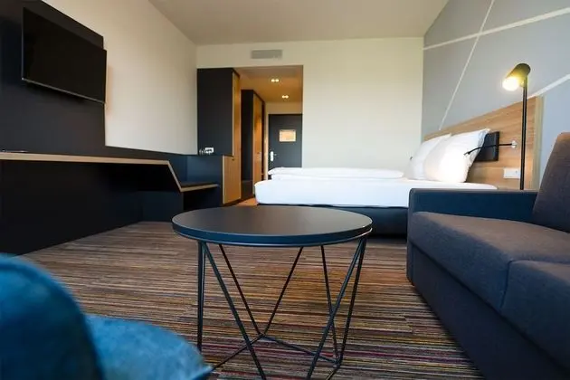 Business Tek Büyük Yataklı Oda