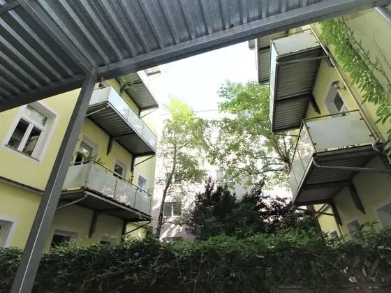 Ev