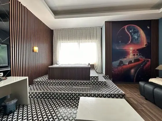 Jakuzili Suit Oda,şehir Veya Dağ Manzaralı