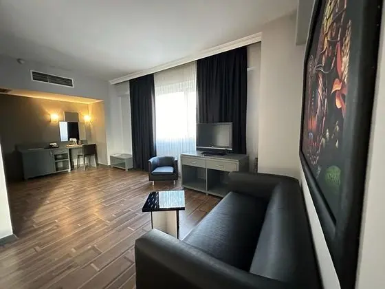 Standart Oda, Şehir Manzaralı