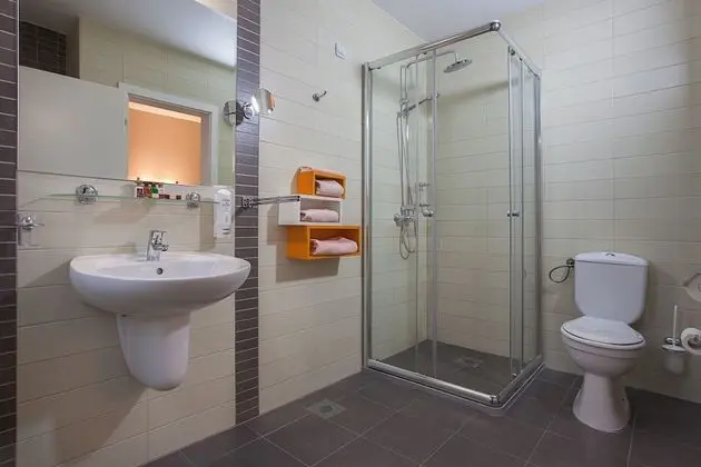 Comfort Tek Büyük Yataklı Oda