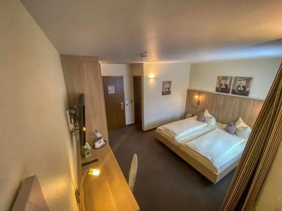 Grand Tek Büyük Yataklı Oda