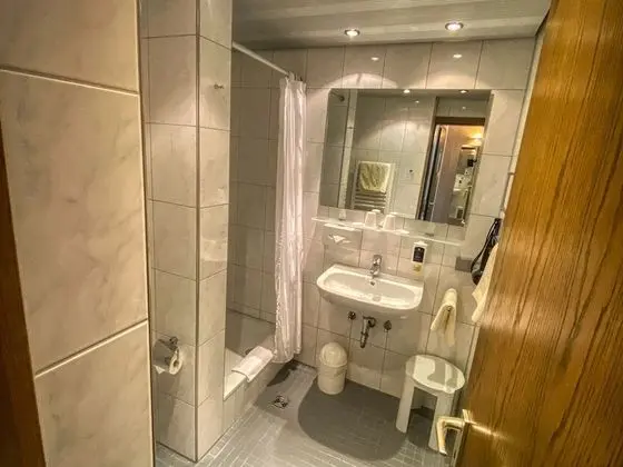 Grand Tek Büyük Yataklı Oda