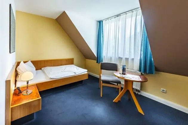 Tek Kişilik Oda, 1 Tek Kişilik Yatak