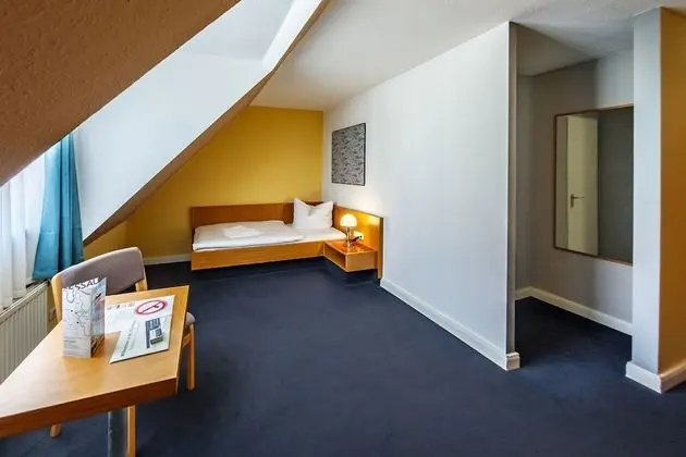 Tek Kişilik Oda, 1 Tek Kişilik Yatak