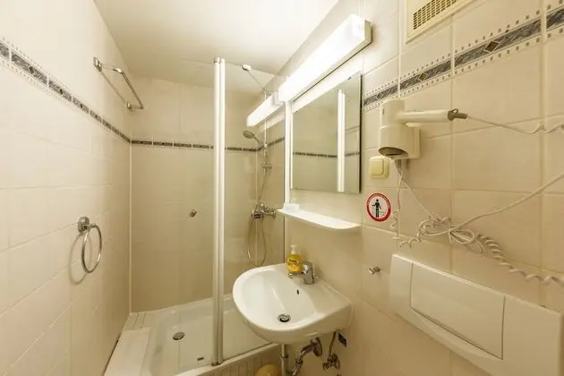 Tek Kişilik Oda, 1 Tek Kişilik Yatak