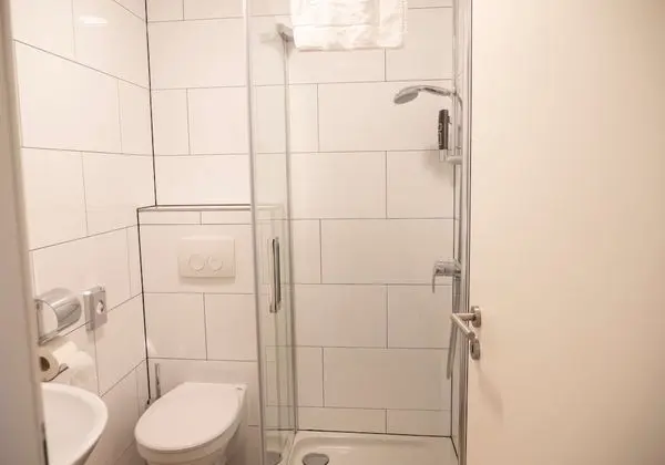 Basic Tek Büyük Yataklı Oda