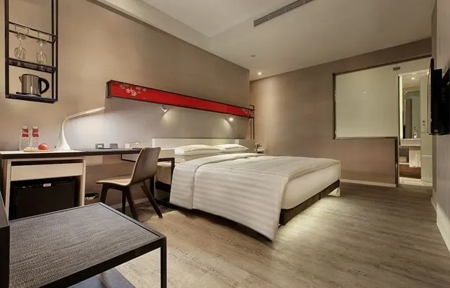 Deluxe Tek Büyük Yataklı Oda