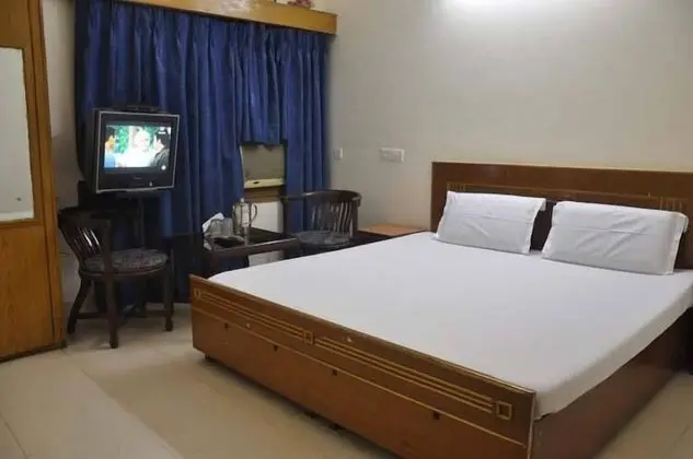 Deluxe Büyük Yataklı Tek Kişilik Oda, 1 Çift Kişilik Yatak, Sigara İçilmez, Şehir Manzaralı