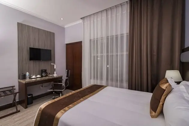 Business Oda, 1 Büyük (Queen) Boy Yatak, Sigara İçilmez