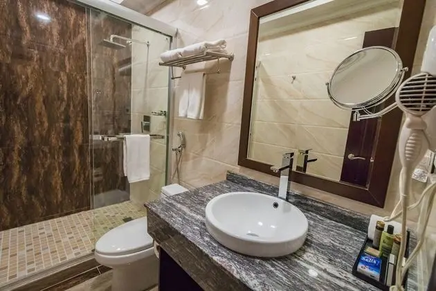 Business Oda, 1 Büyük (Queen) Boy Yatak, Sigara İçilmez