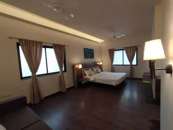 Deluxe Tek Büyük Yataklı Oda