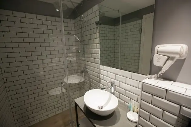 Standard Tek Büyük veya İki Ayrı Yataklı Oda