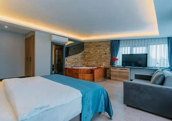 Jakuzili Balayı Odası, Deniz Manzaralı, Jakuzili