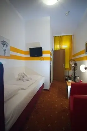 Tek Kişilik Oda, Sigara İçilmez