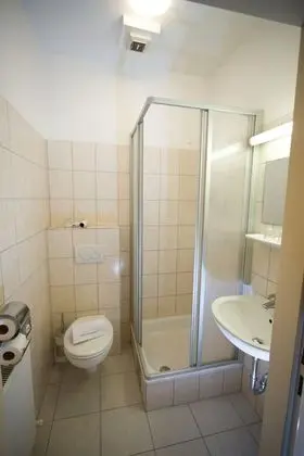 Tek Kişilik Oda, Sigara İçilmez