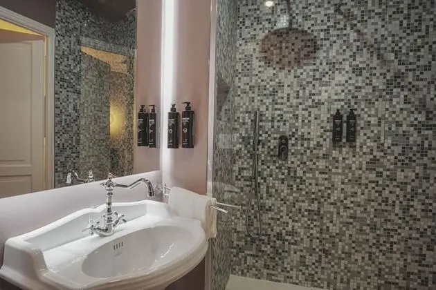 Basic Tek Büyük Yataklı Oda, 1 Tek Kişilik XL Yatak (Matrimoniale)