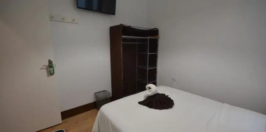 Tek Büyük Yataklı Oda, 1 Çift Kişilik Yatak, Ortak Banyo (Interior)