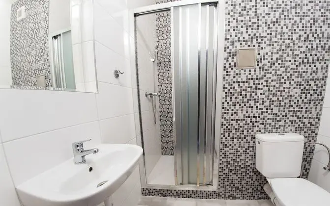 Üç Kişilik Oda
