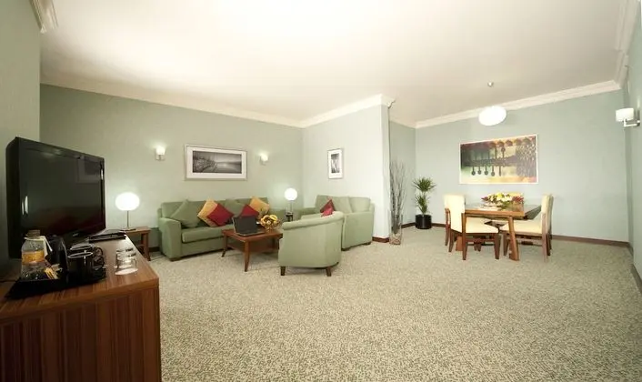 Deluxe Family Suite