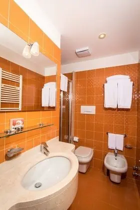 Standard Büyük Yataklı Tek Kişilik Oda