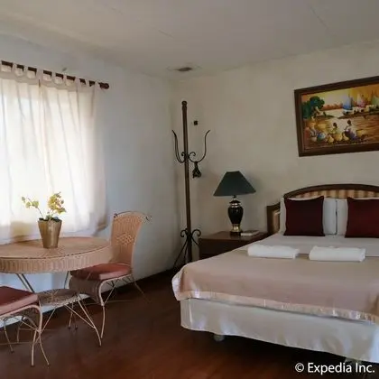 Oda, Balkon, Göl Kenarı
