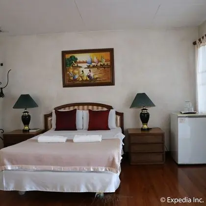 Oda, Balkon, Göl Kenarı