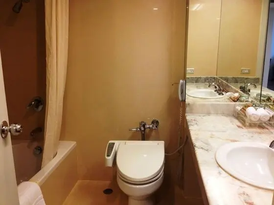 Corner Suite