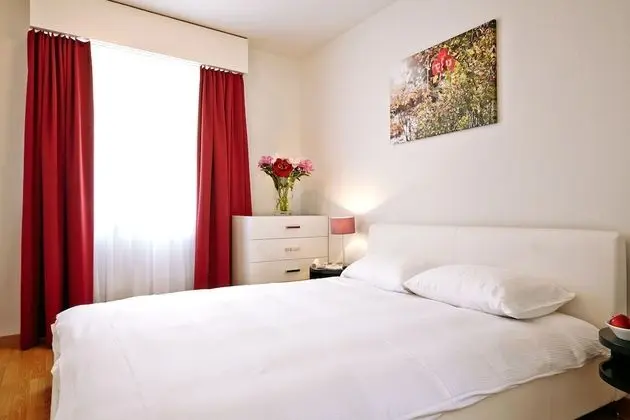 Business 1-Bedroom Apartment