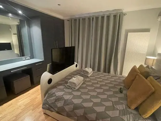 Comfort Tek Büyük Yataklı Oda
