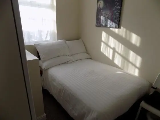 Economy Tek Büyük Yataklı Oda, Ortak Banyo (Room 4)