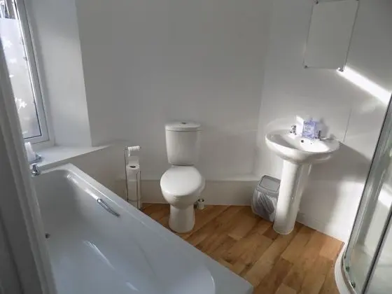 Economy Tek Büyük Yataklı Oda, Ortak Banyo (Room 4)