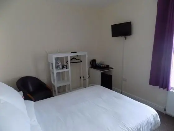 Standard Tek Büyük Yataklı Oda, Ortak Banyo (Room 2)