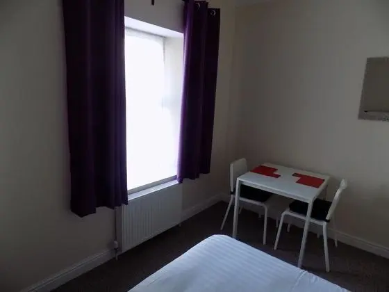 Standard Tek Büyük Yataklı Oda, Ortak Banyo (Room 2)