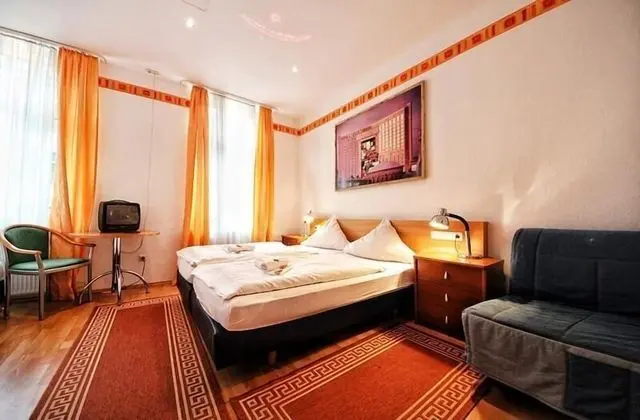 City Üç Kişilik Oda